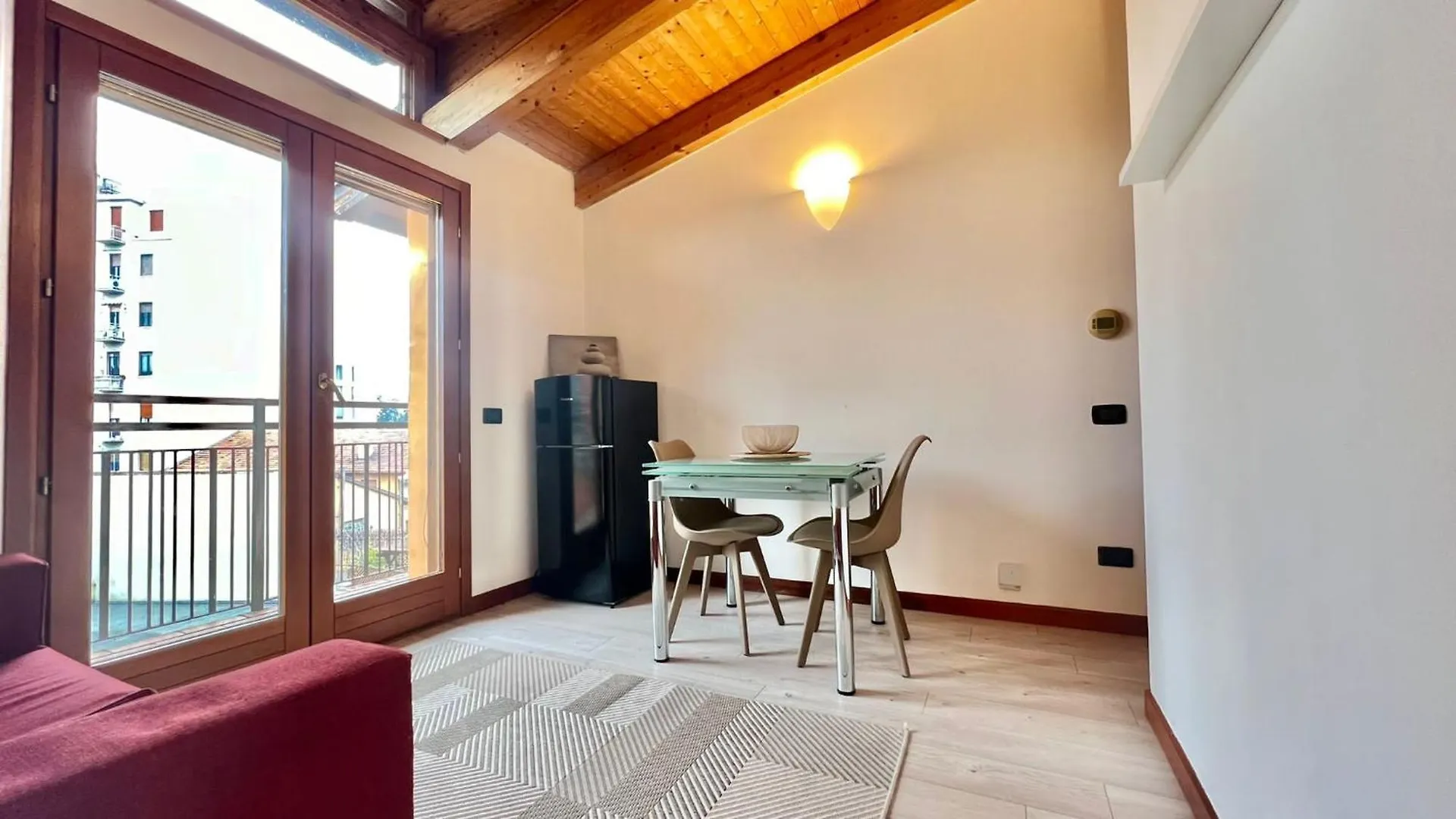 Moderno Con Design Caldo E Accogliente, Con Parcheggio Gratuito E Balcone Privato, Vicino A Fiere, Eventi E Concerti Διαμέρισμα Μιλάνο Ιταλία