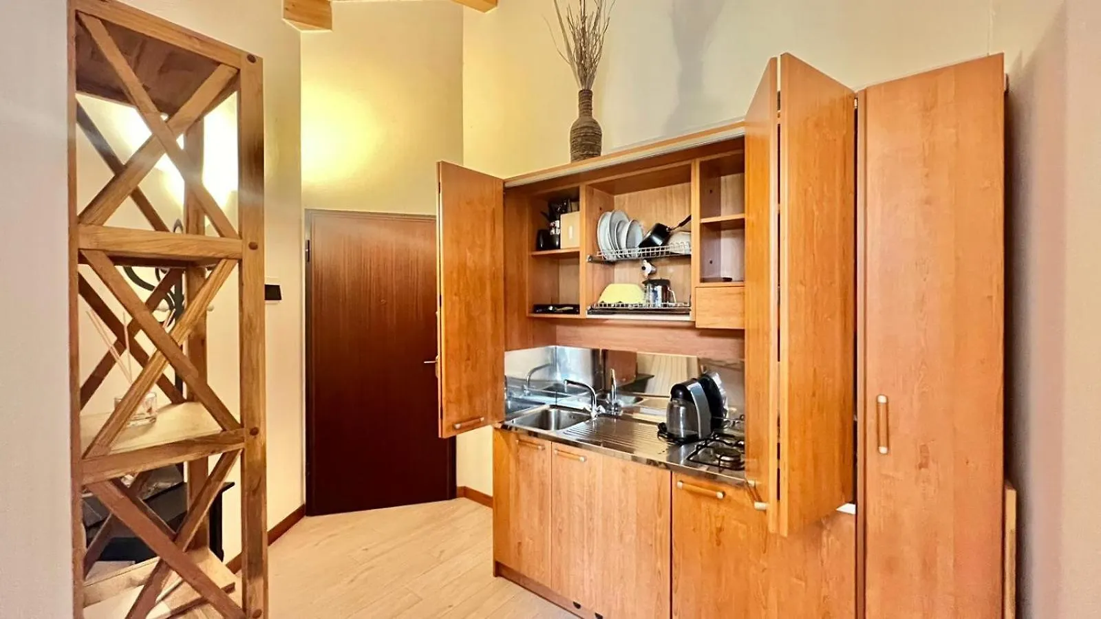 Moderno Con Design Caldo E Accogliente, Con Parcheggio Gratuito E Balcone Privato, Vicino A Fiere, Eventi E Concerti Διαμέρισμα Μιλάνο