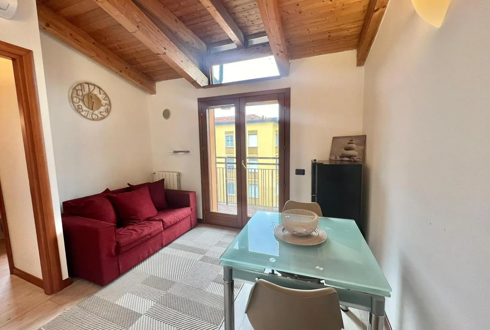 Moderno Con Design Caldo E Accogliente, Con Parcheggio Gratuito E Balcone Privato, Vicino A Fiere, Eventi E Concerti Διαμέρισμα Μιλάνο