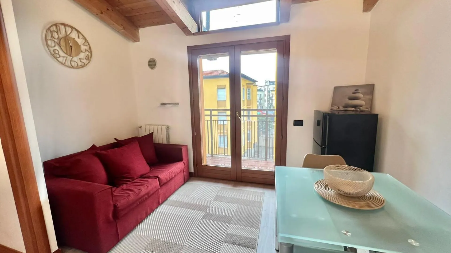 Moderno Con Design Caldo E Accogliente, Con Parcheggio Gratuito E Balcone Privato, Vicino A Fiere, Eventi E Concerti Διαμέρισμα Μιλάνο