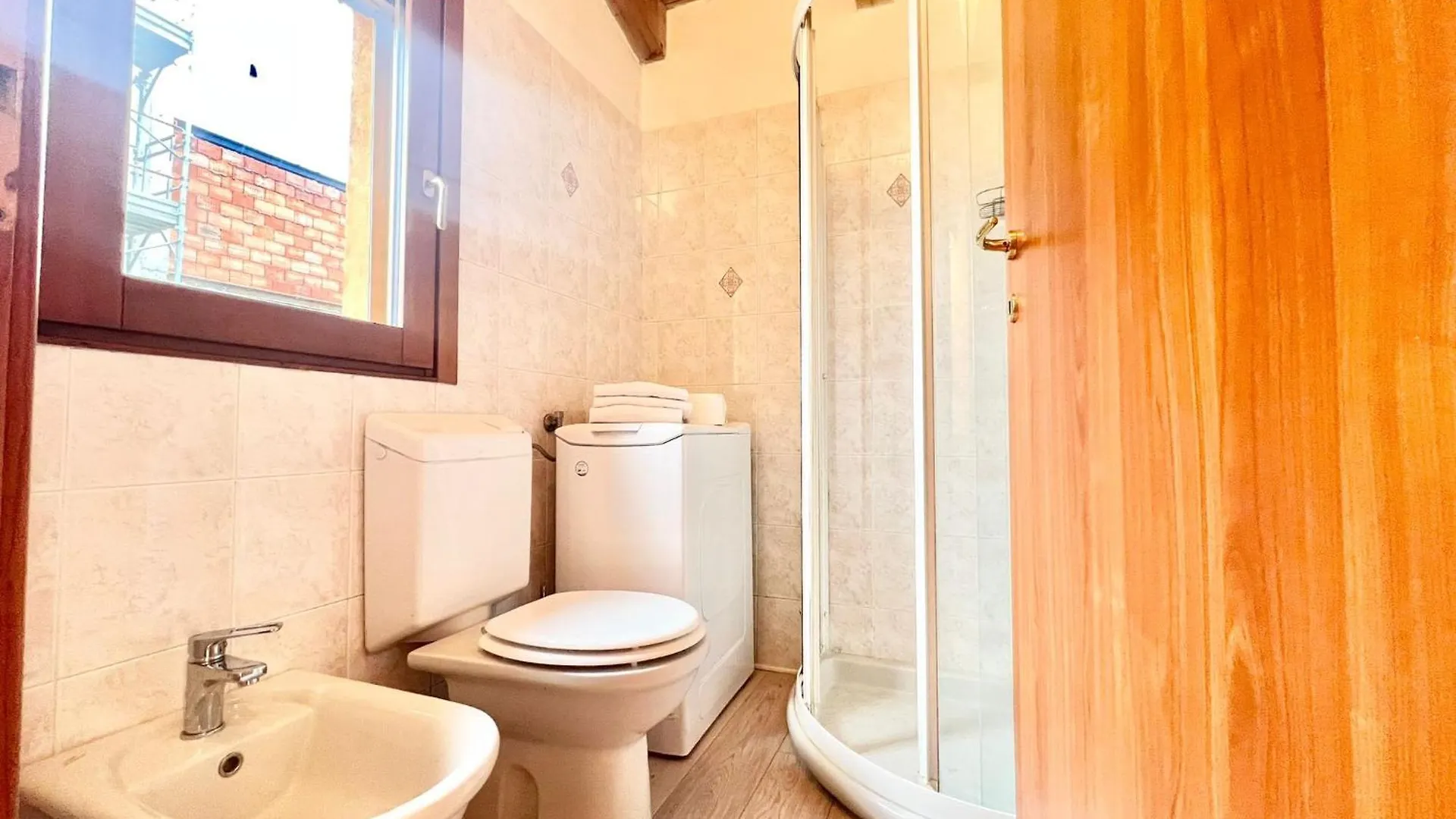 Moderno Con Design Caldo E Accogliente, Con Parcheggio Gratuito E Balcone Privato, Vicino A Fiere, Eventi E Concerti Διαμέρισμα Μιλάνο 0*,  Ιταλία