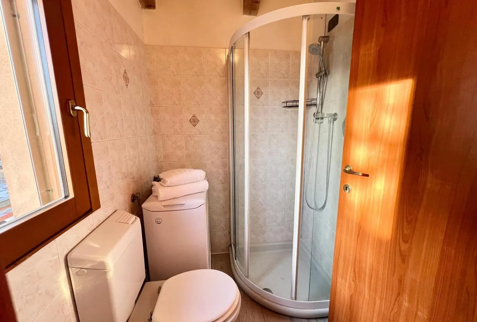 Moderno Con Design Caldo E Accogliente, Con Parcheggio Gratuito E Balcone Privato, Vicino A Fiere, Eventi E Concerti Διαμέρισμα Μιλάνο Ιταλία