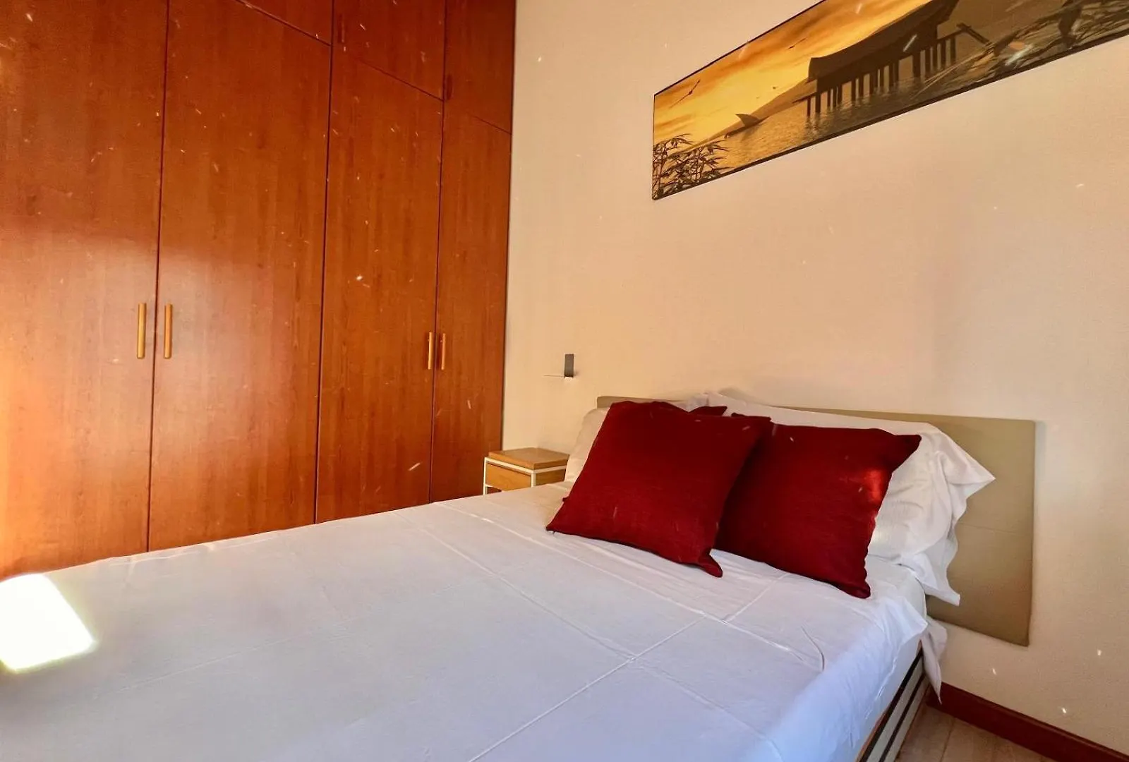 Moderno Con Design Caldo E Accogliente, Con Parcheggio Gratuito E Balcone Privato, Vicino A Fiere, Eventi E Concerti Διαμέρισμα Μιλάνο